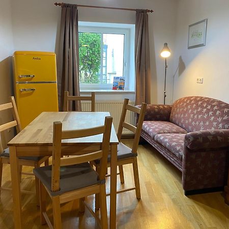 Apartment In Historic Town House غموندين المظهر الخارجي الصورة
