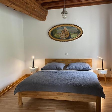 Apartment In Historic Town House غموندين المظهر الخارجي الصورة