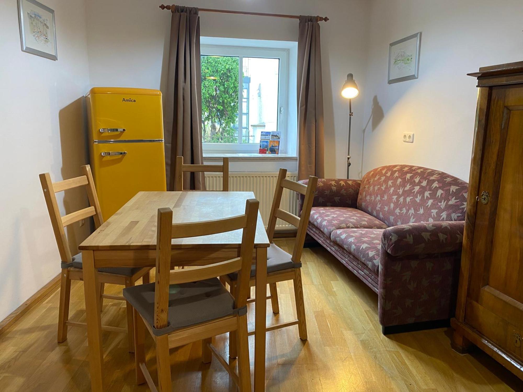 Apartment In Historic Town House غموندين المظهر الخارجي الصورة