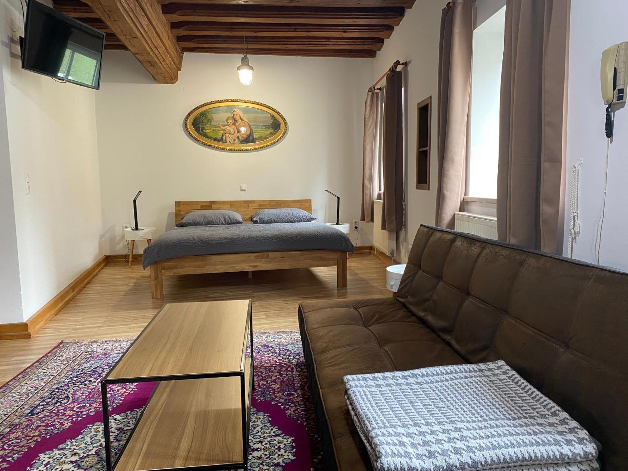 Apartment In Historic Town House غموندين المظهر الخارجي الصورة